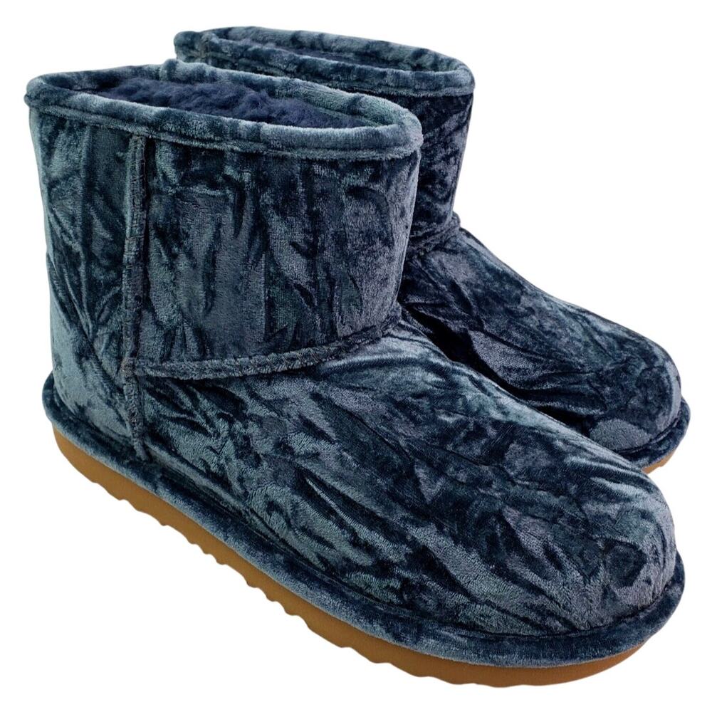 UGG Classic Mini II Youth Size 5 Blue Velvet Boots